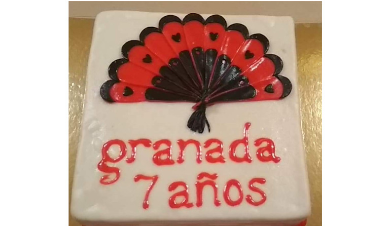 spanyol nyelviskola, születésnap, torta, spanyol tanfolyam